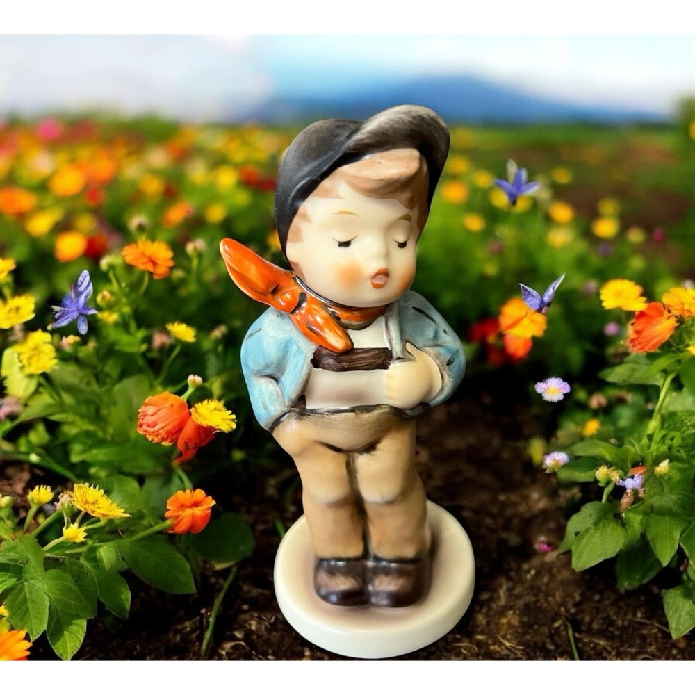 1989 Goebel Hummel‎ Lucky Fellow Young Boy 560 Germany Membership Club Vintage